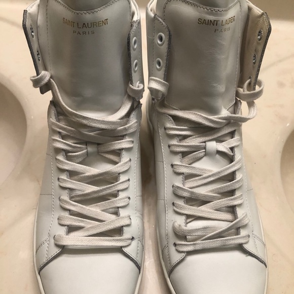 SaintLaurentParis Signature Court Classics - Picture 1 of 4